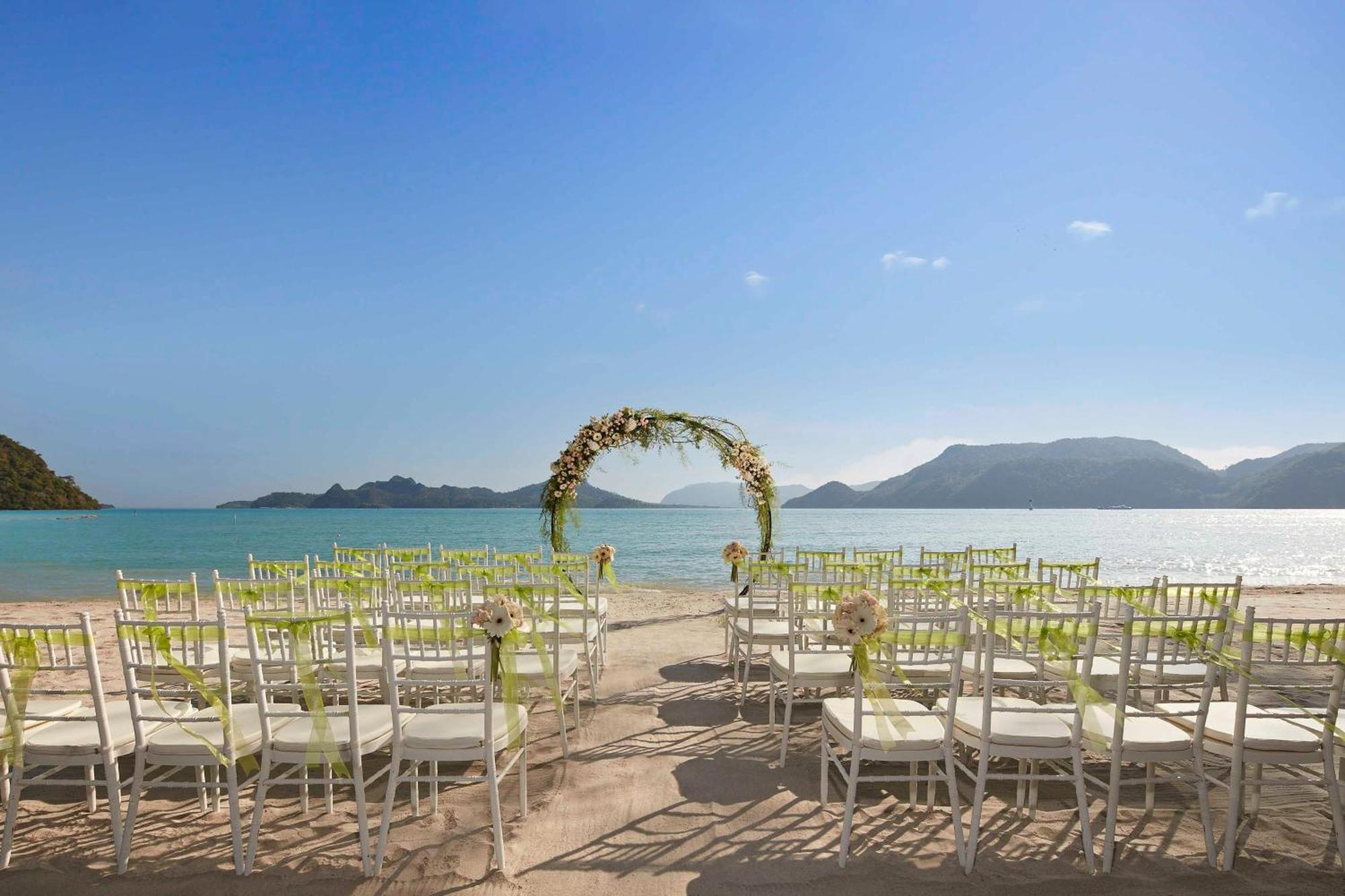 The Westin Langkawi Resort & Spa Kuah Extérieur photo Beachfront wedding venue